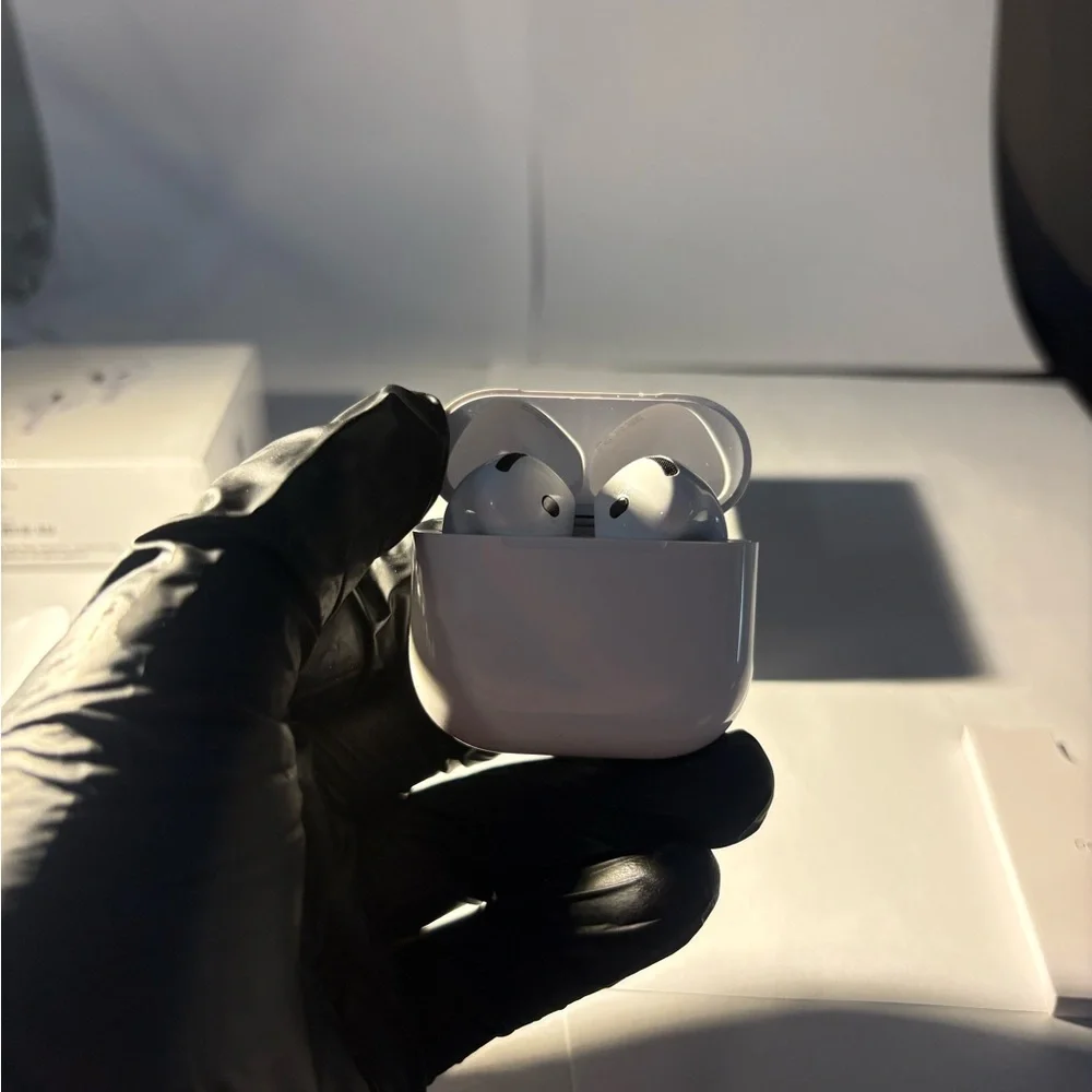 Apple Airpod 4th generation ANC